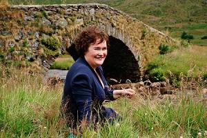 Susan Boyle new album promo photo shoots published in Daily Mirror on September 4th 2009 at a green garden