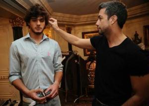 Marlon Teixeira picture from behind the scenes of Sergio K menswear 2009 fall and winter campaign getting his hair done