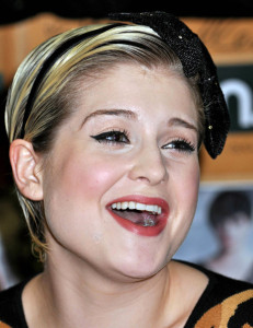 Kelly Osbourne picture at the signing gathering of her new book Fierce at Eason on September 11th 2009 7