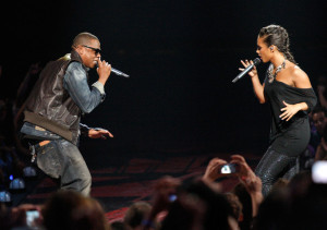 Jay Z performs with Alicia Keys at the 2009 MTV Video Music Awards at Radio City Music Hall on September 13, 2009 in New York City