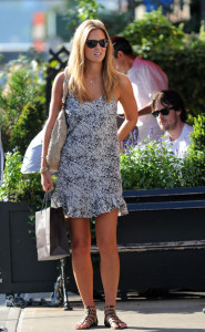 Bar Refaeli shops in the Meatpacking District on September 15th 2009 3