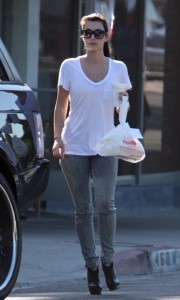 Kim Kardashian seen running errands in Beverly Hills on September 25th 2009 1