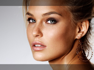 Bar Refaeli high quality desktop wallpaper of a face closeup