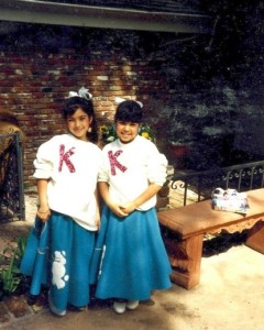 baby picture of Kim Kardashian and her sister Kourtney Kardashian 1