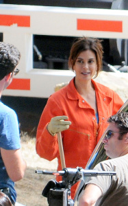 Teri Hatcher was spotted on the set of Desperate Housewives in Griffith Park in Los Angeles on October 5th 2009 7