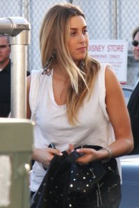 Whitney Port arrives at the TV studio in Los Angeles on October 2nd 2009 3