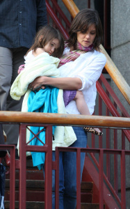 Katie Holmes spotted with her daughter Suri Cruise at the Quincy Market in Boston on October 7th 2009 4