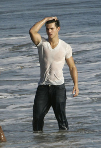 Taylor Lautner spotted during a magazine photoshoot on a Malibu beach on October 8th 2009 2