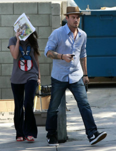 Megan Fox and her boyfriend Brian Austin Green spotted picking up their dog from the animal hospital in the valley on October 9th 2009 1