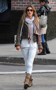 Alessandra Ambrosio spotted out in the West Willage of New York City on October 12th 2009 2