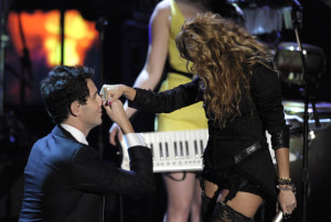 Gabe Saporta of Cobra Starship and Paulina Rubio perform at the MTV 2009 Latin America Awards