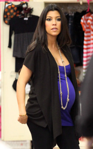 Kourtney Kardashian pregnant picture as she arrives at Dash boutique clothing stores in Calabasas Los Angeles on October 14th 2009 3