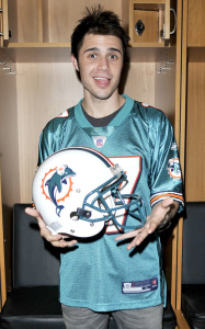 Kris Allen picture as he arrives at the Land Shark Stadium prior to his performance at the Miami Dolphins tailgate party on October 23rd 2009 13