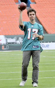 Kris Allen picture as he arrives at the Land Shark Stadium prior to his performance at the Miami Dolphins tailgate party on October 23rd 2009 5