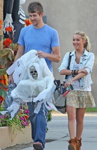 Ashley Tisdale with her boyfriend Scott Speer shopping at Cinema Secrets Halloween Headquarters store in Toluca Lake on October 24th 2009 8