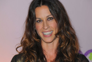 Alanis Morissette arrives to the 20th Anniversary Environmental Media Awards held on the backlot at Paramount Studios on October 25th 2009 in Los Angeles 4