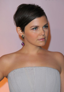 Ginnifer Goodwin arrives to the 20th Anniversary Environmental Media Awards held on the backlot at Paramount Studios on October 25th 2009 in Los Angeles 5