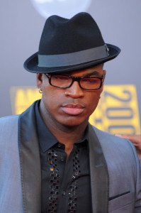 NeYo arrives at the 2009 American Music Awards at the Nokia Theatre LA in Los Angeles California on November 22nd 2009 1