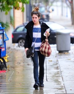 Shenae Grimes picture as she is on her way for her daily gym training on December 30th 2009 1