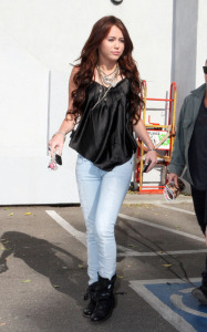 Miley Cyrus spotted arriving to the Book Soup bookstore on Sunset Blvd on January 8th 2010 2