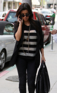 Kim Kardashian was spotted heading to a beauty Salon in Los Angeles on January 8th 2010 3