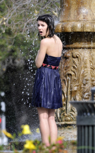 Shenae Grimes spotted getting wet while running into a fountain for an episode of 9010 in Los Angeles on January 8th 2010 8