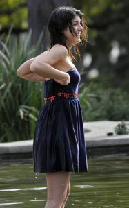 Shenae Grimes spotted getting wet while running into a fountain for an episode of 9010 in Los Angeles on January 8th 2010 6