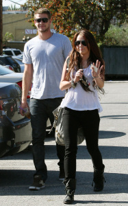 Miley Cyrus and spotted with her new boyfriend Liam Hemsworth walking together in Toluca Lake on January 6th 2010 1