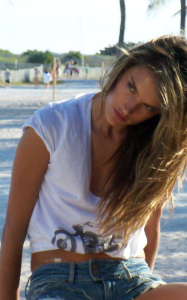 Alessandra Ambrosio photoshooting in Beach for french issue of Elle magazine on January 9th 2010 1