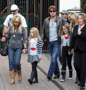 Noah Cyrus was spotted with her family at the Grove shopping center on January 9th 2010 2