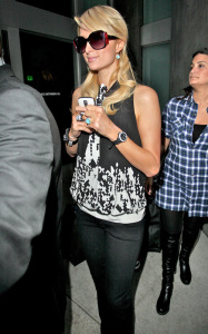 Paris Hilton spotted leaving Zune on January 15th 2010 in Los Angeles California 1