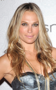 Molly Sims arrives at the 2010 Art of Elysium Heaven Gala on January 16th in Beverly Hills 2