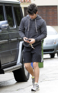 Joe Jonas photo as he arrives at his house on January 19th 2010 in Los Feliz 2