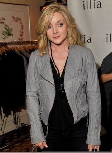 Jane Krakowski arrives at the HBO Luxury Lounge on January 16th 2010 3