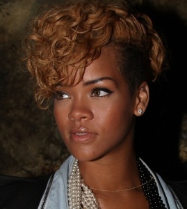 Rihanna attends Tyrese Gibsons Birthday Party on January 10th 2010 at the My House Nightclub in Los Angeles 4