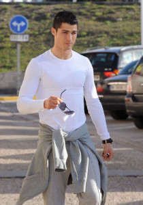 Cristiano Ronaldo spotted heading for lunch on January 25th 2010 just minutes after getting out of his red Ferrari 2