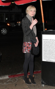 Kirsten Dunst spotted waiting for her car on January 26th 2010 in Hollywood 2