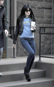 Ashlee Simpson spotted walking her way to the meet n greet candy store on January 27th 2010 in Times Square New York 1