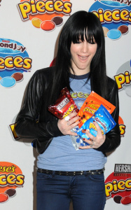 Ashlee Simpson seen at candy store meet n greet on January 27th 2010 in Times Square New York 4