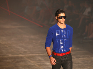 Jesus Luz picture on January 19th 2010 at the Ellus runway show during the Sao Paulo Fashion Week in Brazil 7