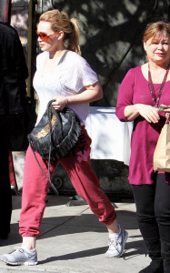 Hilary Duff spotted on January 28th 2010 as she arrives at the  Il Piccolino on North Robertson Blvd in West Hollywood 3