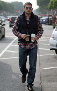 Wentworth Miller seen grabbing coffee from Starbucks on February 2nd 2010 in West Hollywood 3