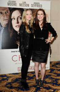 Amanda Seyfried and Julianne Moore at the photocall for the movie Chloe at Hotel George V on February 8th 2010 in Paris France 4