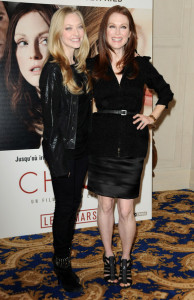 Amanda Seyfried and Julianne Moore at the photocall for the movie Chloe at Hotel George V on February 8th 2010 in Paris France 1