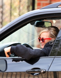 Jamie Lynn Spears spotted inside her car arriving for lunch at Sonic Burger on February 8th 2010 in Kentwood Louisiana 1