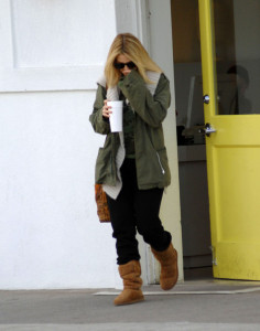 Drew Barrymore spotted walking around in Beverly Hills on February 8th 2010 wearing black sunglasses 5