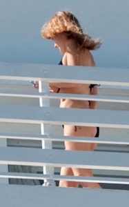 Blake Lively spotted on the balcony of her vacation hotel room on February 7th 2010 while in Miami Florida 1