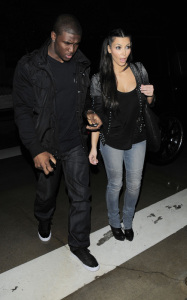 Kim Kardashian and Reggie Bush spotted shopping together on the night of February 24th 2010 in Los Angeles 4