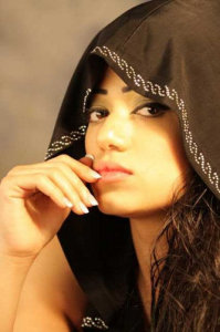 picture of Iraqi student Rahma Mezher as a model photo shoot head scarf