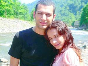 photo of Turkish actor Murat Yildirim with his real wife 4